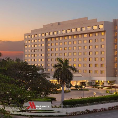 Surat Marriott Hotel Buitenkant foto