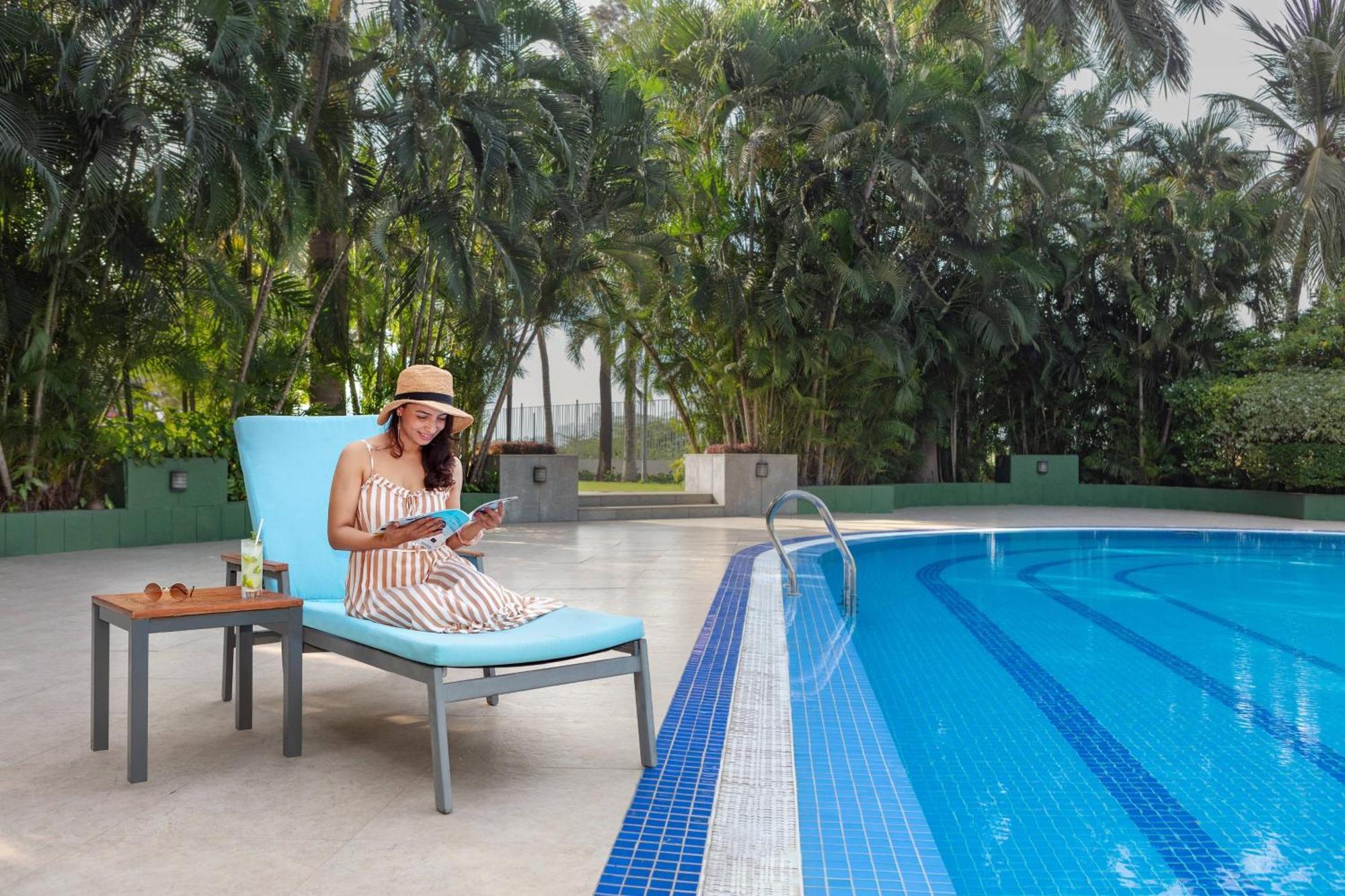 Surat Marriott Hotel Buitenkant foto