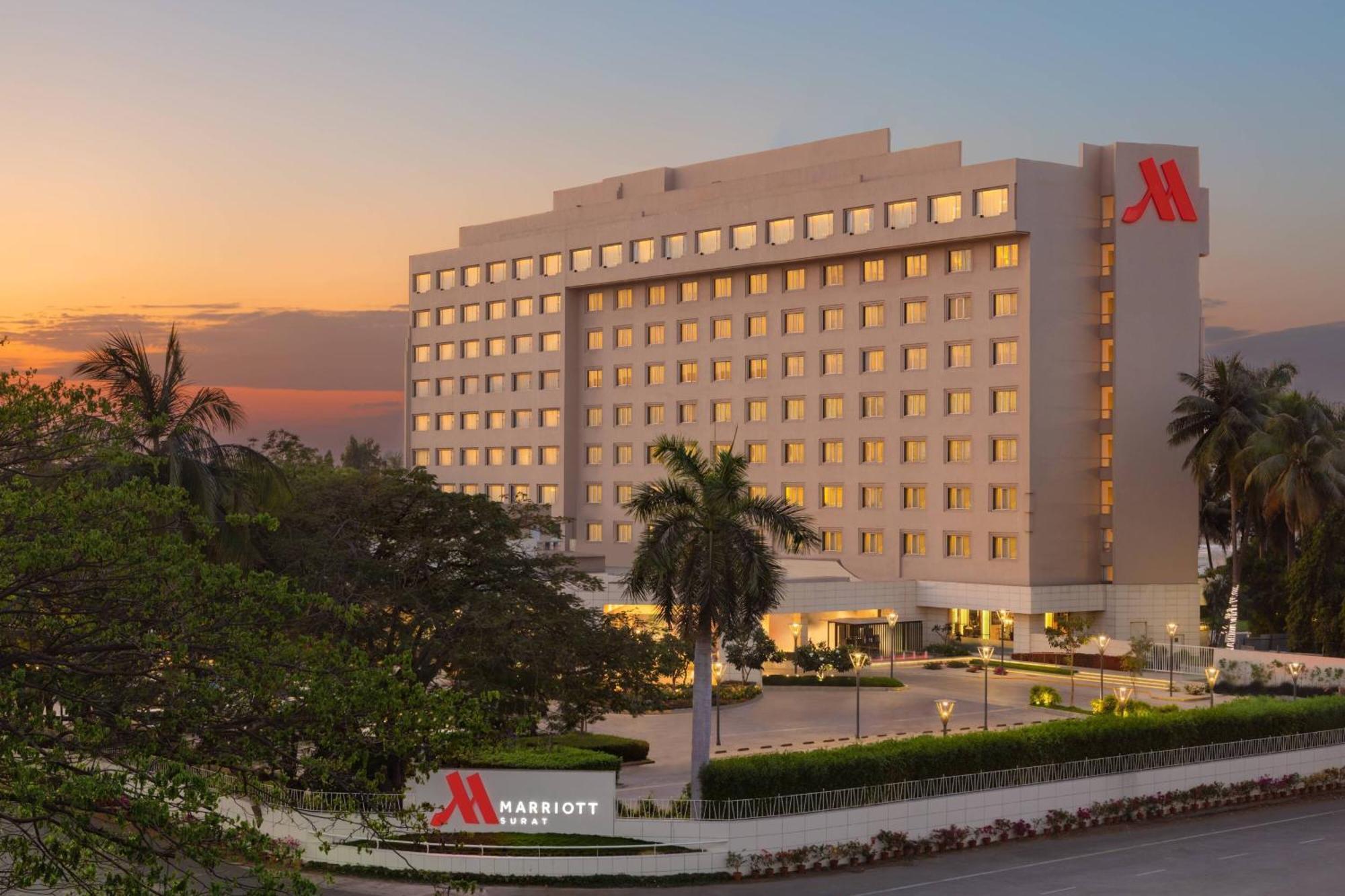 Surat Marriott Hotel Buitenkant foto