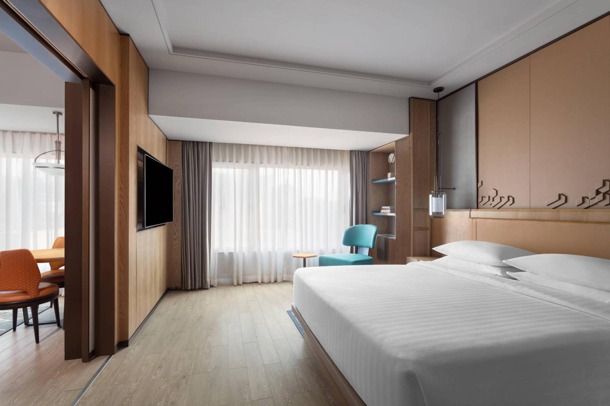 Surat Marriott Hotel Buitenkant foto
