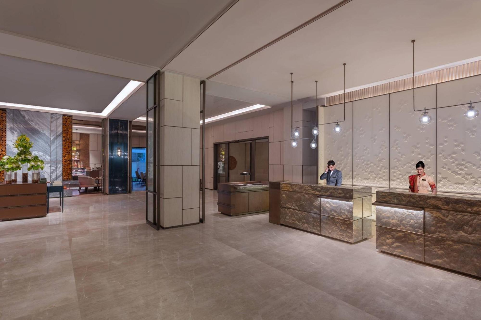 Surat Marriott Hotel Buitenkant foto